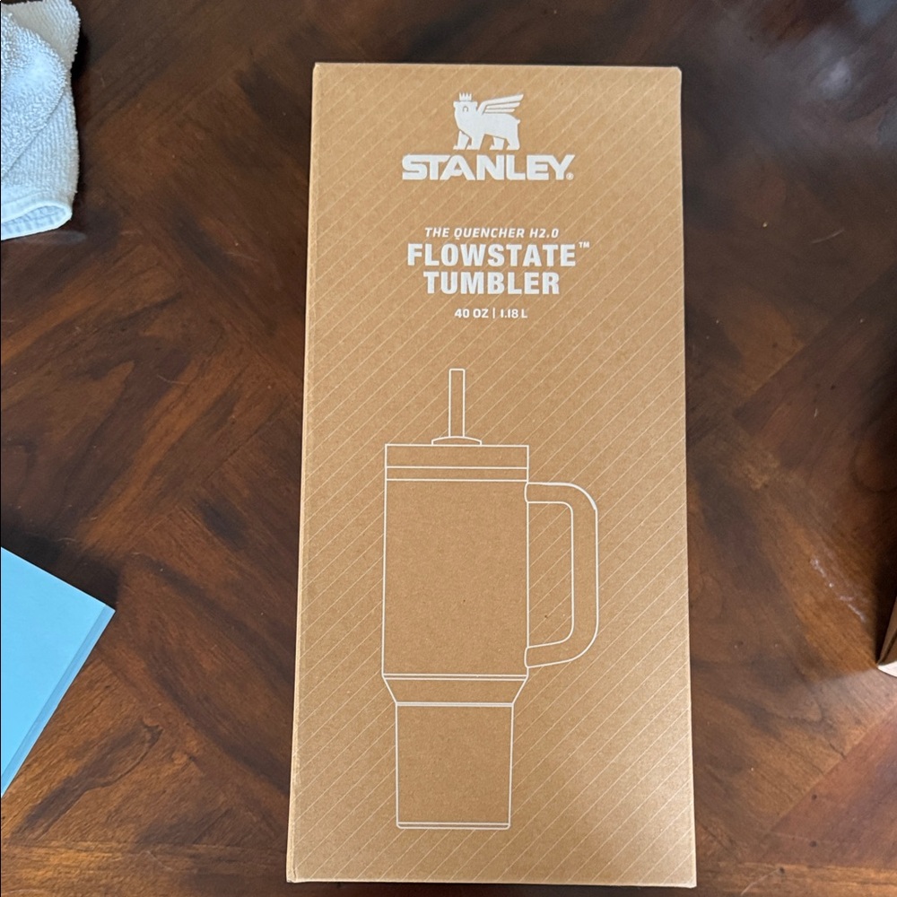 Stanley Rose Red 40oz Tumbler NWT Sealed Box - Picture 3 of 5
